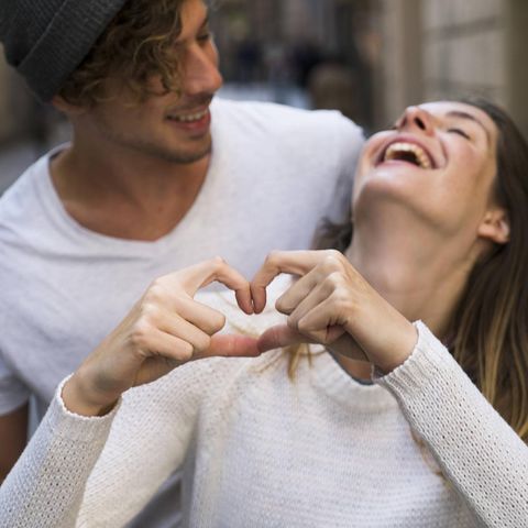 Wer eine Singlebörse kostenlos nutzen will, hat die Qual der Wahl. Welche bietet was zum Gratis-Kurs? stern hat es überprüft