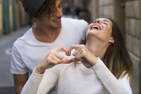 Wer eine Singlebörse kostenlos nutzen will, hat die Qual der Wahl. Welche bietet was zum Gratis-Kurs? stern hat es überprüft