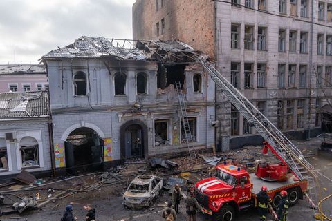 Ein Ende des Krieges in der Ukraine ist nicht in Sicht. Foto: Andrii Marienko/AP/dpa