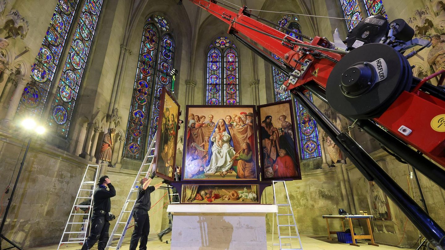22. Oktober: Weite Reise Ein Restauratorenteam demontiert den Cranach-Triegel-Altar im Naumburger Dom