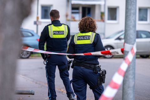 Ein Mann soll die Polizei attackiert haben. Foto: Armin Weigel/dpa