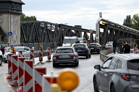 Die Baustelle Elsenbrücke ist ein Nadelöhr zwischen Treptow und Friedrichshain. Foto: Lilli Förter/dpa