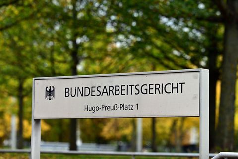 Bundesarbeitsgericht verhandelt über Lohngerechtigkeit zwischen Frauen und Männern (Illustration). Foto: Martin Schutt/dpa