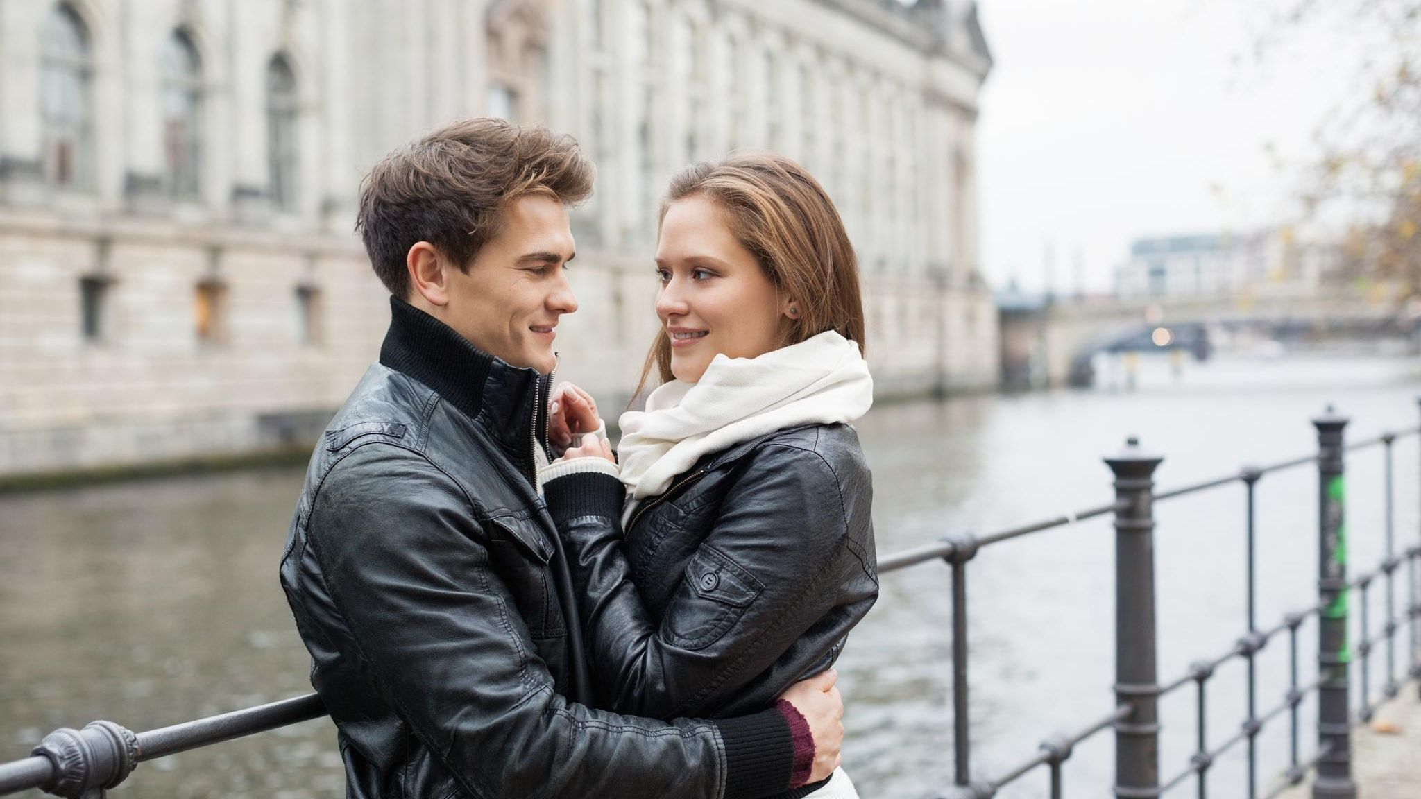 Neu.de Singlebörse: Hier wird man mit liebevollem Lächeln empfangen