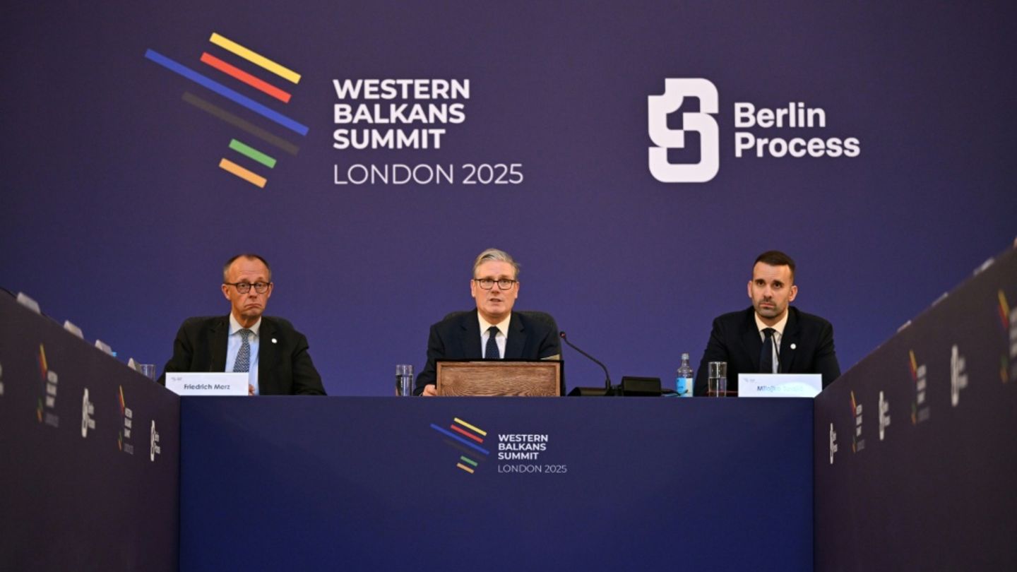 Bundeskanzler Merz (links) am Mittwoch beim Westbalkan-Gipfel in London