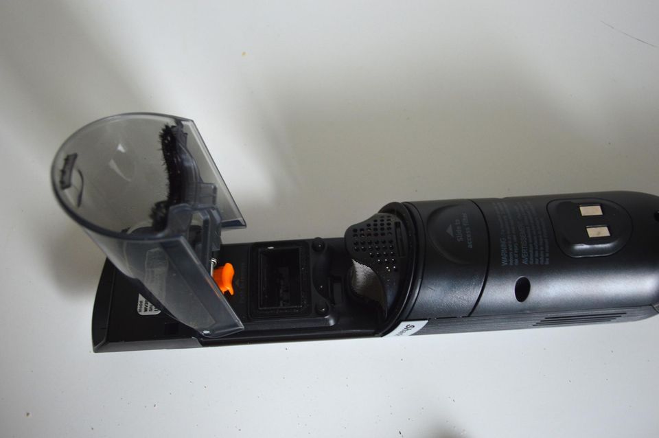 Shark Reinigung Shark-Handstaubsauger geöffnet