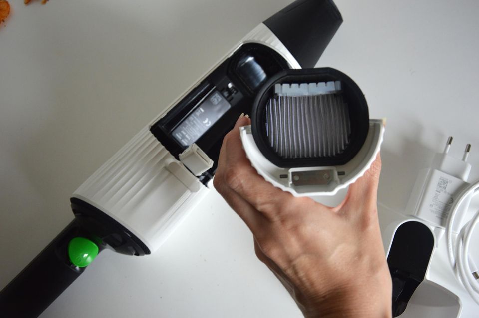 Reinigung Kobold Kobold-Handstaubsauger geöffnet