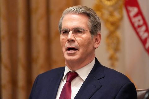US-Finanzminister Scott Bessent teilte keine Details zu den geplanten Sanktionen mit. (Archivbild) Foto: Alex Brandon/AP/dpa