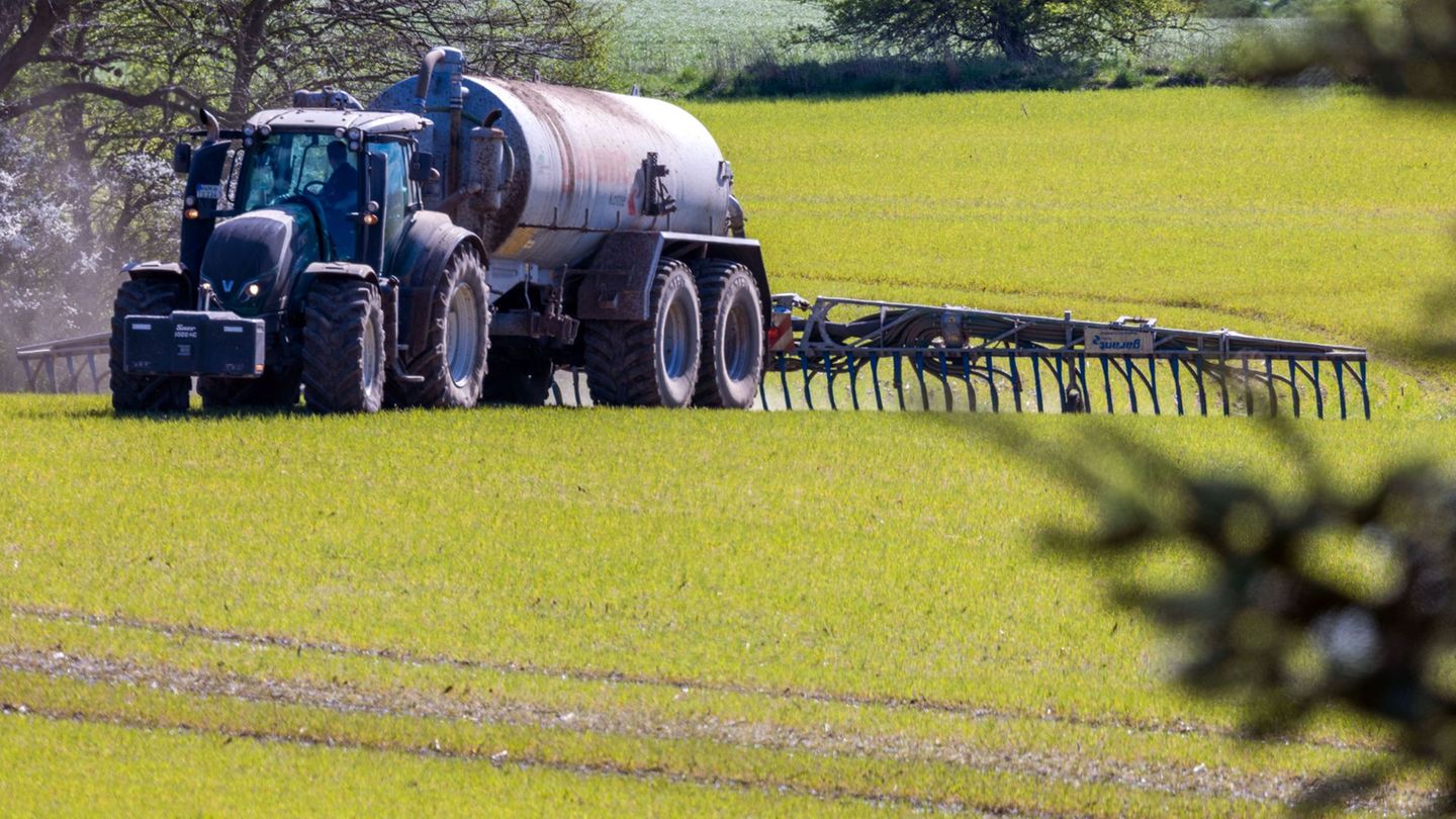 Das Bundesverwaltungsgericht Leipzig prüft, ob die bayerische Düngeverordnung Landwirte zu stark einschränkt. (Archivbild) Foto:
