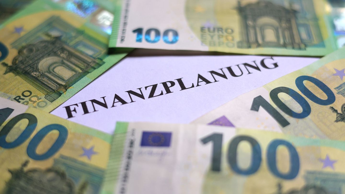 Für den sparsamen Umgang mit Steuergeldern erhalten drei hessische Kommunen den "Spar-Euro". (Symbolbild) Foto: Karl-Josef Hilde