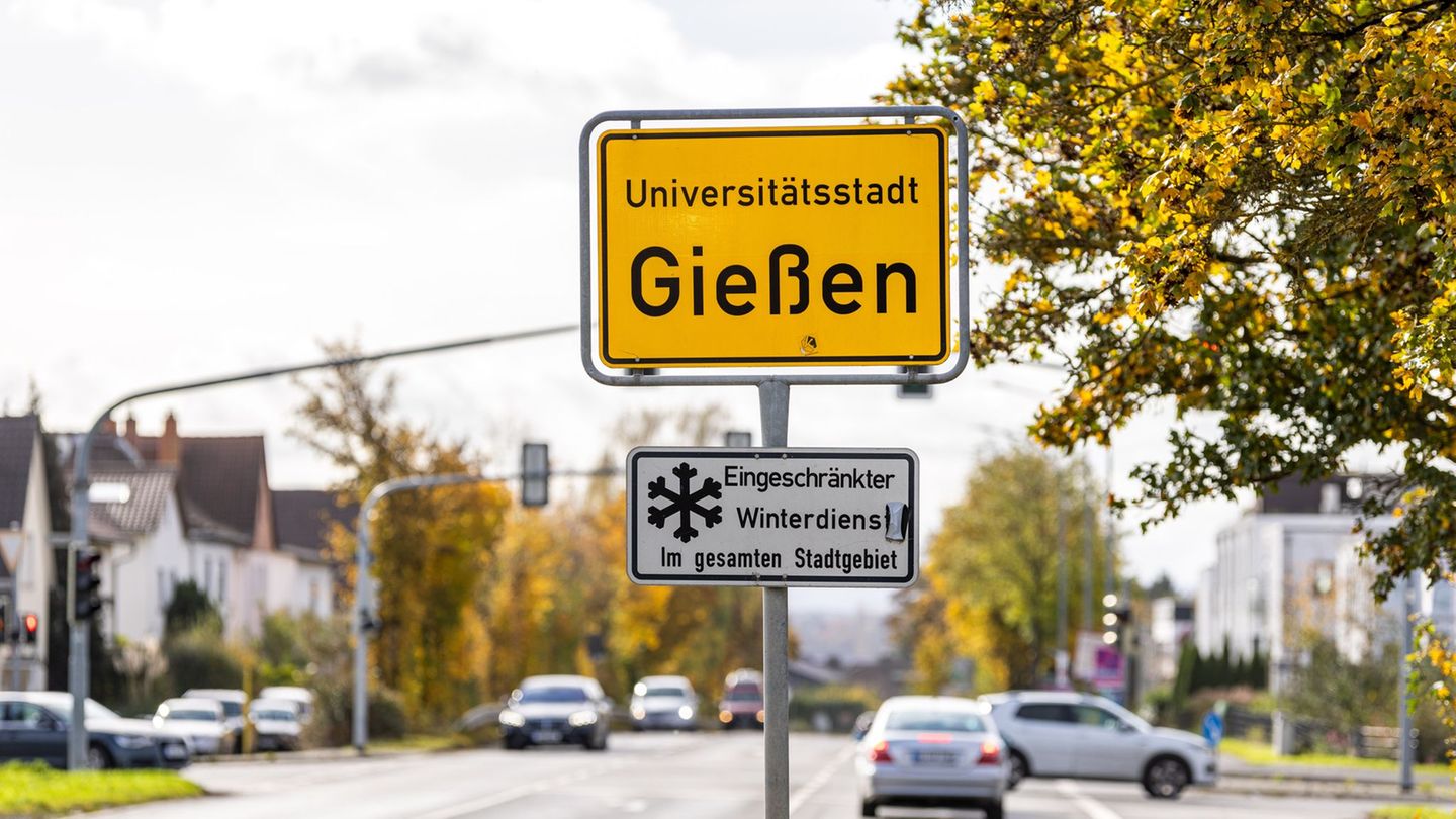 Gießen soll neue Ampelmännchen am Anlagenring erhalten - die Ideensuche dafür endet bald. Foto: Christian Lademann/dpa