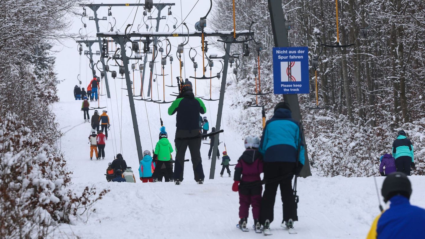 Die Skigebiete auf der Schwäbischen Alb rüsten sich für ihre Kunden. (Foto-Archiv) Foto: Thomas Warnack/dpa