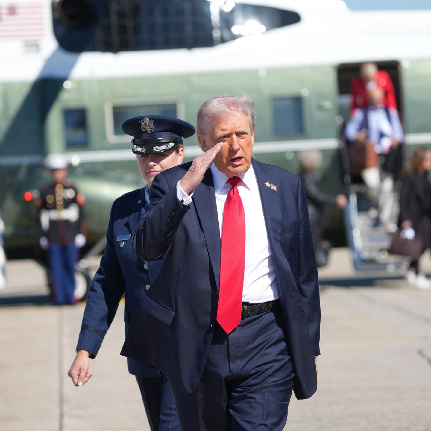 Donald Trump bezeichnet die Sprengungen von venezolanischen Booten als "Akt der nationalen Selbstverteidigung"
