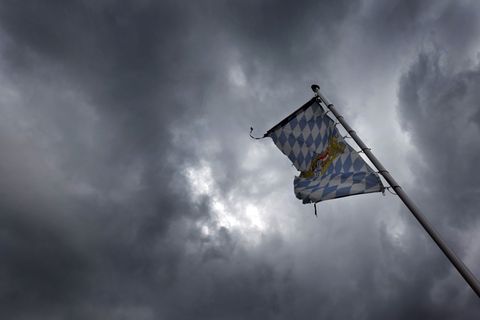 Der Deutsche Wetterdienst rechnet mit stürmischem Wetter. (Archivbild) Foto: Karl-Josef Hildenbrand/dpa