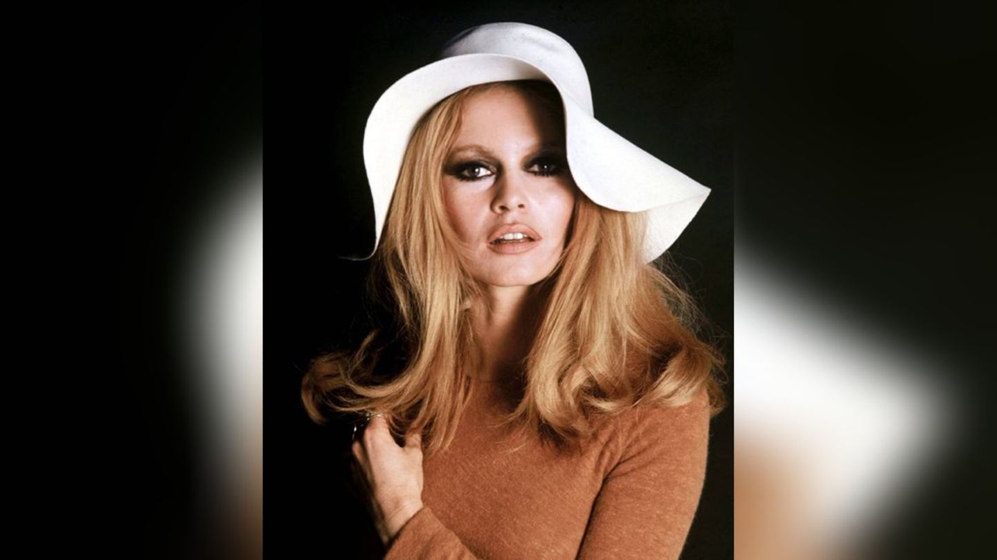 Brigitte Bardot: Film icon denies fake news death report