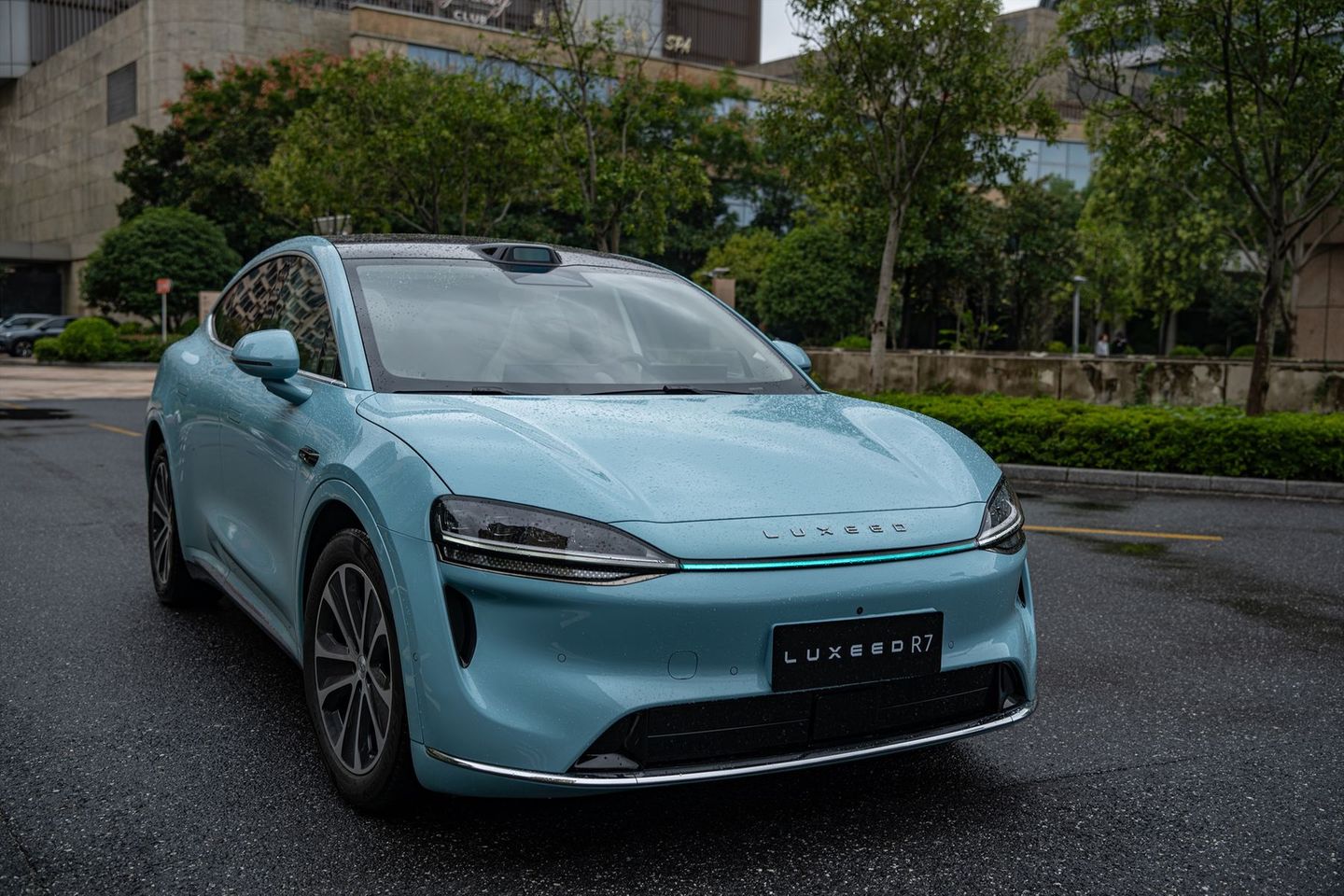 Luxeed R7 auf der Straße