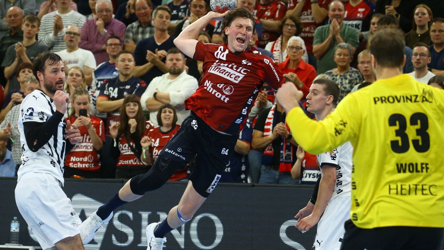 Lasse Möllerfällt bei der SG Flensburg-Handewitt vorerst aus. Foto: Michael Hundt/dpa