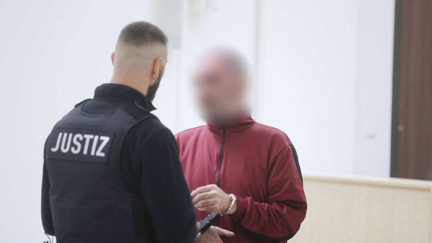 Der Angeklagte ließ über seinen Verteidiger erklären, dass er die Tat zutiefst bereue. Foto: Bodo Schackow/dpa