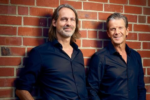 Richard David Precht und Markus Lanz (li) starteten mit ihrem Podcast "Lanz & Precht" im Jahr 2021.