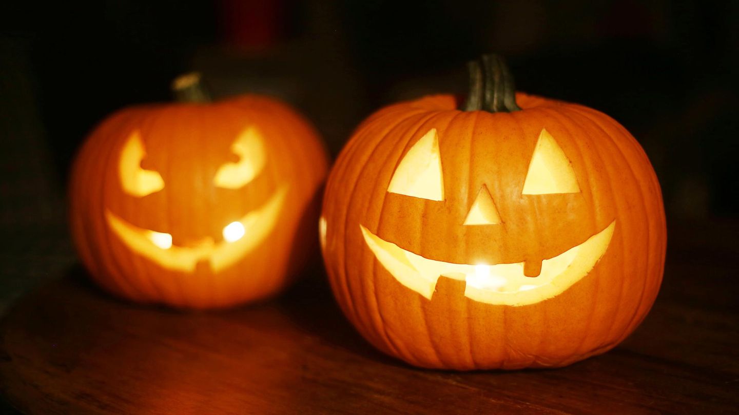 Kürbis zwei Halloweengesichter Kürbis zwei Halloweengesichter