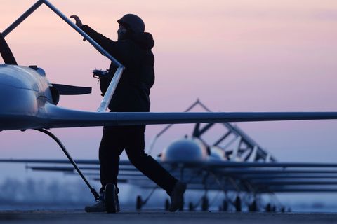 Die Ukraine greift in ihrem Abwehrkampf systematisch russische Raffinerien mit Kampfdrohnen an. (Archivbild) Foto: Evgeniy Malol