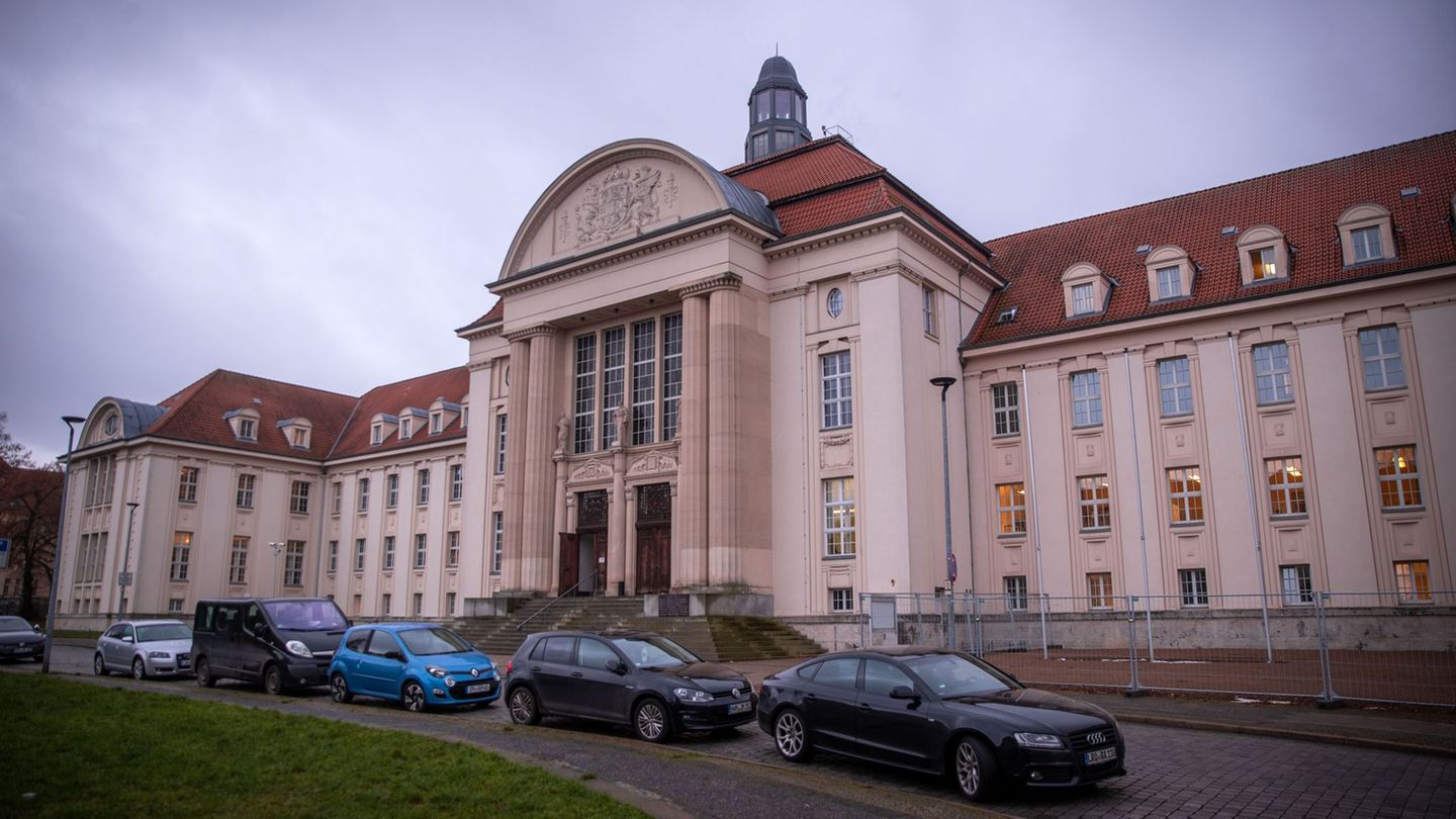 Die Staatsanwaltschaft erhebt im Fall des tödlichen Unfalls in einer 30er-Zone in Schwerin Anklage wegen fahrlässiger Tötung. Da