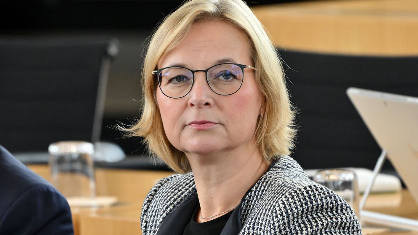 Steuerplus für Bund und Länder – doch Katja Wolf warnt: Thüringen muss sparen. (Archivbild) Foto: Martin Schutt/dpa