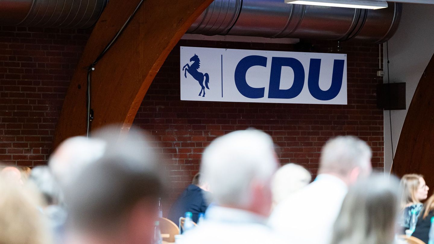 Ein Kommunalpolitiker der CDU Niedersachsen steht für einen Facebook-Post in der Kritik. (Symbolbild) Foto: Michael Matthey/dpa