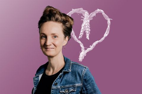 Das Gefühl der Woche: Montage zeigt Helen Bömelburg vor einem aus Ähren geformten Herz