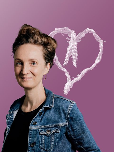 Das Gefühl der Woche: Montage zeigt Helen Bömelburg vor einem aus Ähren geformten Herz