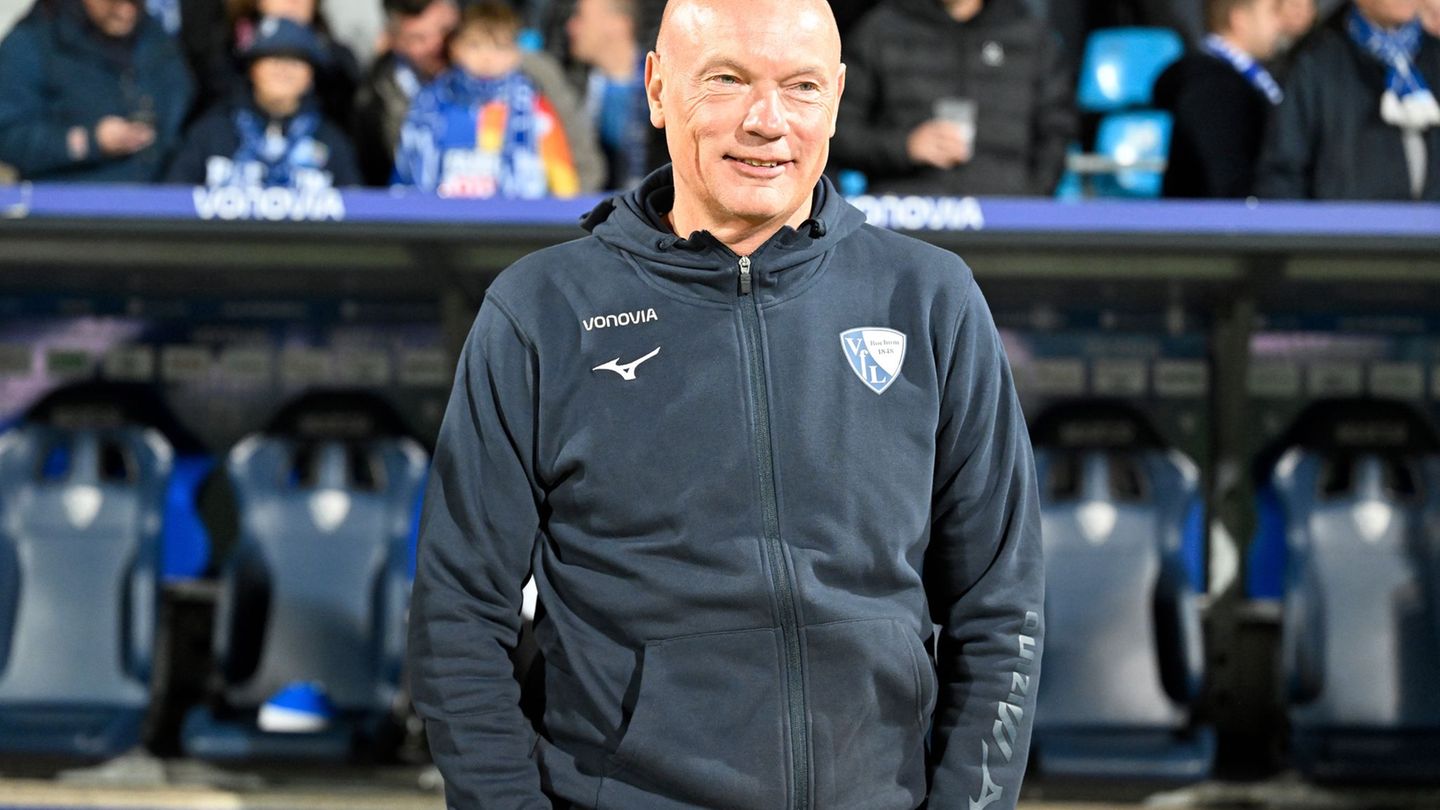 Bochums Coach Uwe Rösler hofft in Kiel auf den zweiten Sieg. (Archivbild) Foto: Ulrich Hufnagel/dpa