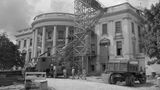 Washington: Damals verändert sich das Regierungsgebäude stärker "als durch den Brand von 1814", heißt es auf "whitehousehistory.org". "Das Weiße Haus, wie wir es heute kennen, ist größtenteils auf die von Truman geleitete Renovierung zurückzuführen."  Damals verändert sich das Regierungsgebäude stärker "als durch den Brand von 1814", heißt es auf "whitehousehistory.org". "Das Weiße Haus, wie wir es heute kennen, ist größtenteils auf die von Truman geleitete Renovierung zurückzuführen."