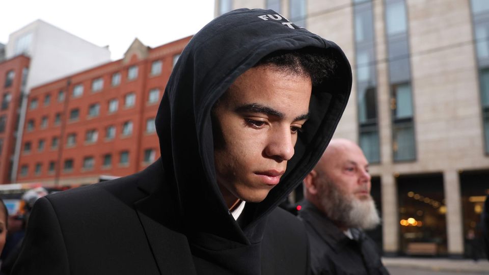 Mason Greenwood vor dem Gericht in Manchester im November 2023 Mason Greenwood vor dem Gericht in Manchester im November 2023