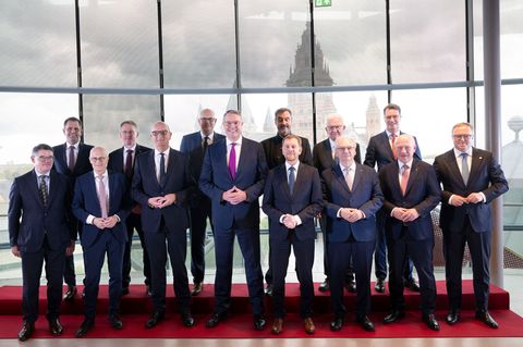 Die Ministerpräsidenten von Hessen und Thüringen, Boris Rhein und Mario Voigt (beide CDU), halten die Stadtbild-Debatte für rich