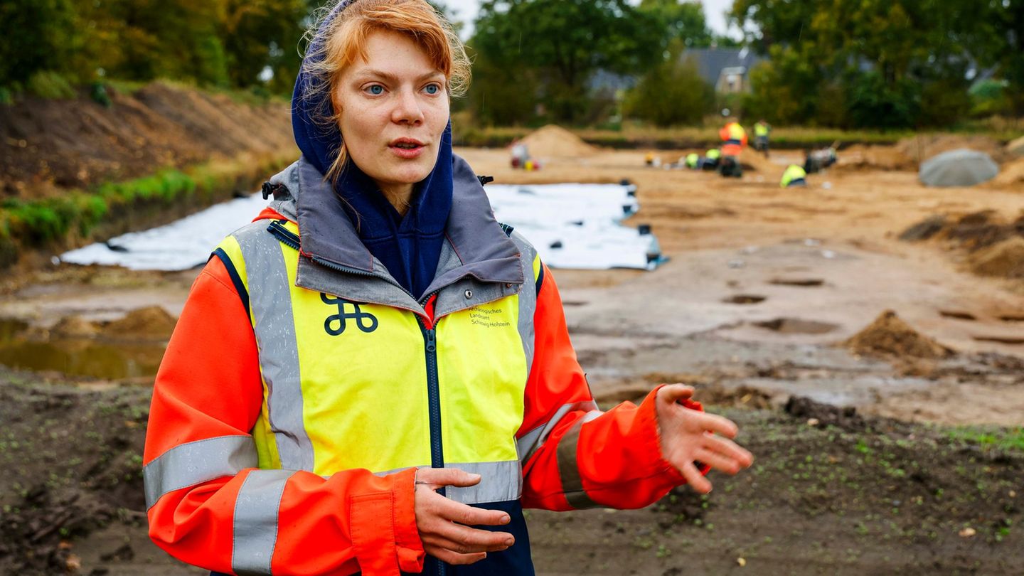 Solveig Ketelsen ist als Grabungsleiterin vor Ort. Foto: Frank Molter/dpa
