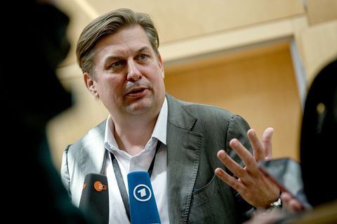 Maximilian Krah (AfD) rät seinen Parteifreunden von Auftritten mit dem Rechtsextremisten Martin Sellner ab. Foto: Britta Pederse
