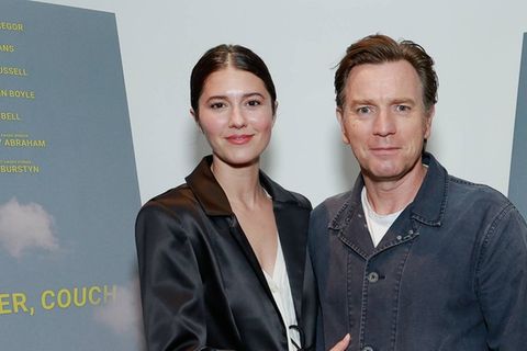Mary Elizabeth Winstead und Ewan McGregor haben sich im Rahmen des Drehs zu einer Serie kennengelernt.
