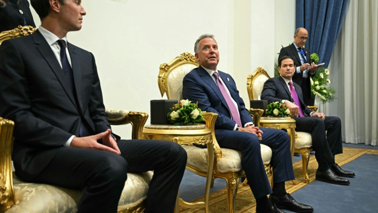Die US-Nahost-Verhandler (Rubio rechts sitzend)
