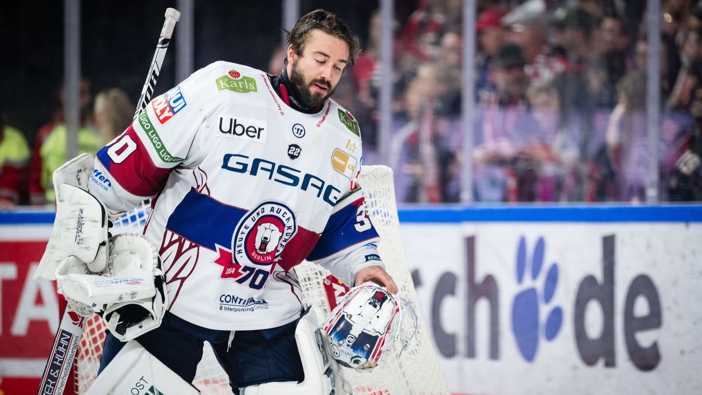 Torhüter Jake Hildebrand konnte die Niederlage der Eisbären Berlin beim EHC Red Bull München nicht verhindern. (Archivbild) Foto