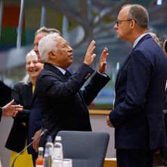 EU-Ratspräsident Costa muss beim Gipfel eine Äußerung des Kanzlers zurechtrücken.