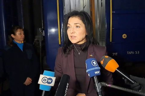 Deutschland werde der Ukraine helfen, durch den Winter zu kommen, kündigte Bundeswirtschaftsministerin Katherina Reiche (CDU) be Deutschland werde der Ukraine helfen, durch den Winter zu kommen, kündigte Bundeswirtschaftsministerin Katherina Reiche (CDU) be