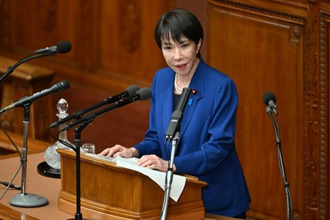 Sanae Takaichi im Parlament in Tokio