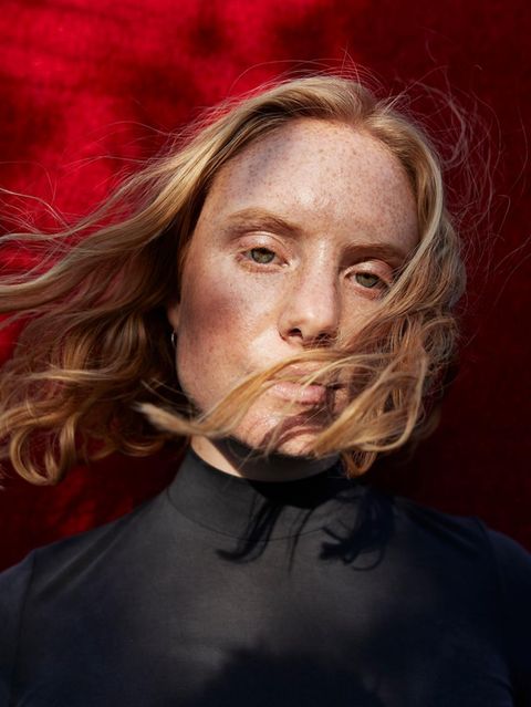 Schönheit entscheidet, zu welcher sozialen Schicht wir zugeordnet werden. Früher reichten teure Kleidungsstücke, heute grenzen sich Mittel- und Oberschicht über das Aussehen von der unteren Klasse ab