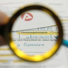 Ein Antrag beim Jobcenter auf ukrainisch