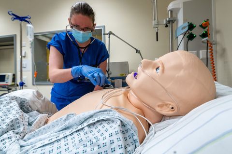 Die ersten Studierenden des Studienganges Humanmedizin in Chemnitz haben die theoretische Ausbildung abgeschlossen (Archivbild).
