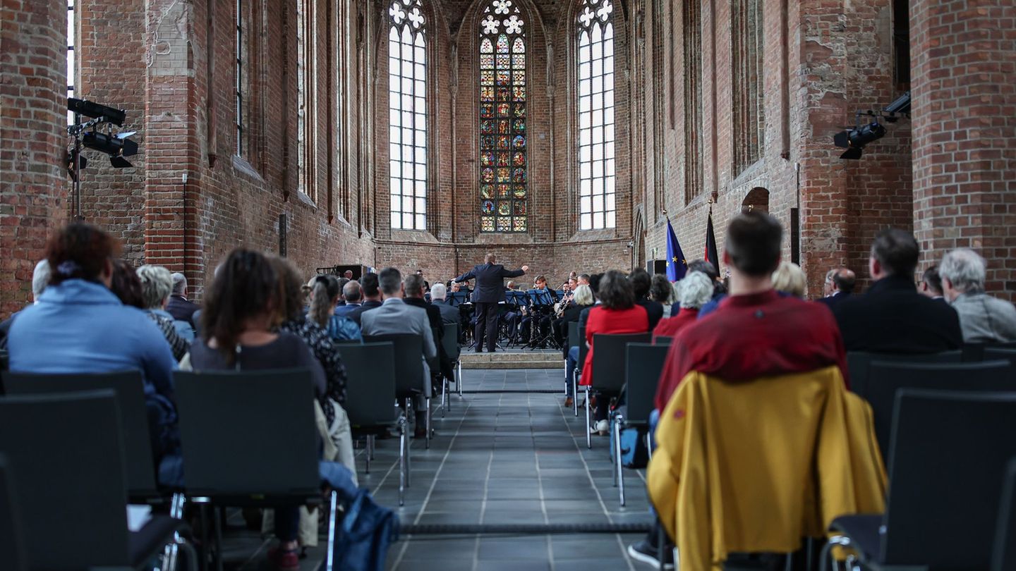 Die AfD plant im Paulikloster in Brandenburg an der Havel eine Wahlkampfveranstaltung und stößt damit auf Kritik (Archivbild). F Die AfD plant im Paulikloster in Brandenburg an der Havel eine Wahlkampfveranstaltung und stößt damit auf Kritik (Archivbild). F