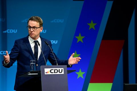 CDU-Generalsekretär Carsten Linnemann will den Anstieg der Zahl wehrfähiger Ukrainer in Deutschland bremsen