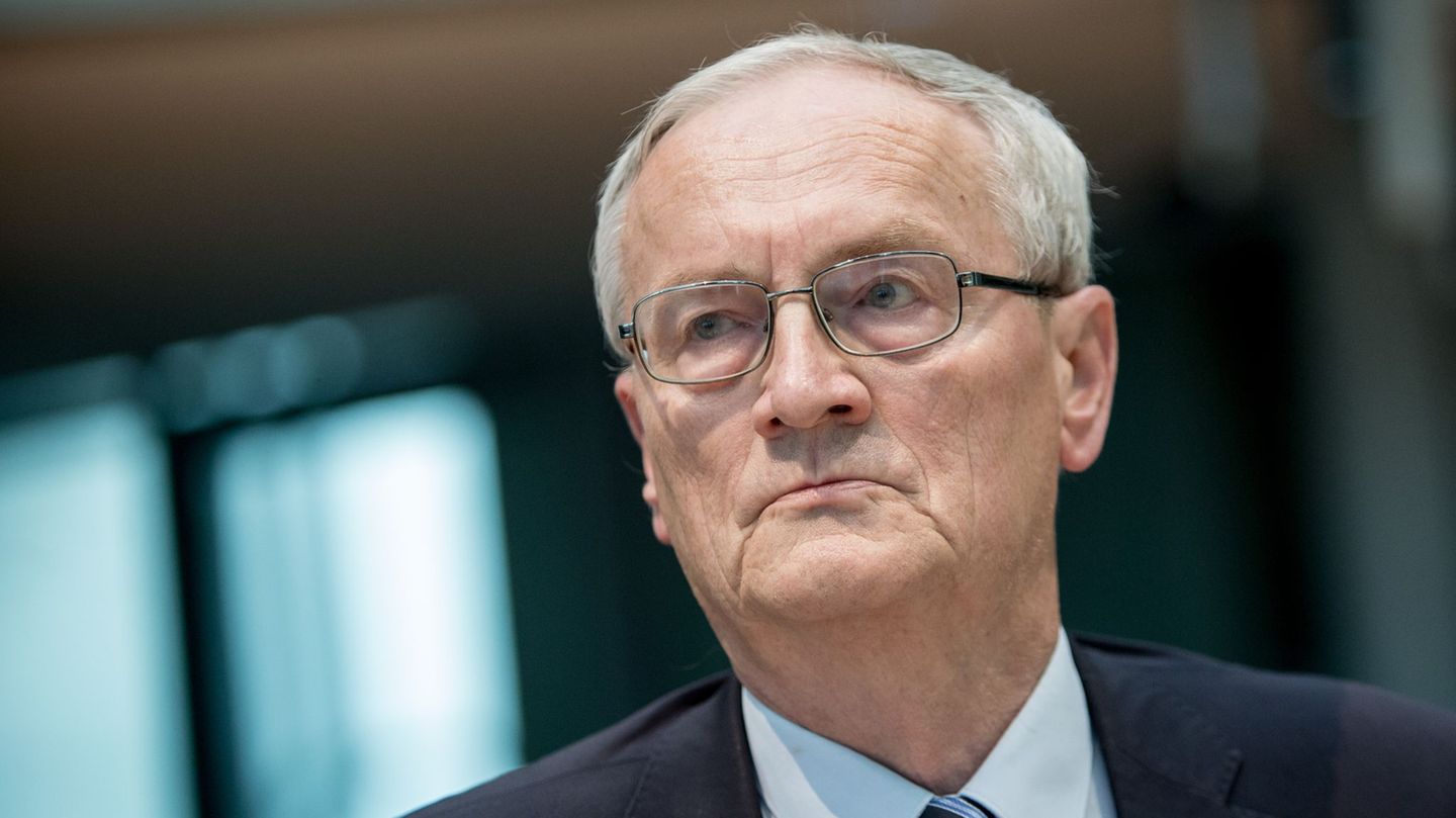 Nekdanji šef BND August Hanning noče pričati v procesu o ugrabitvi otrok Block