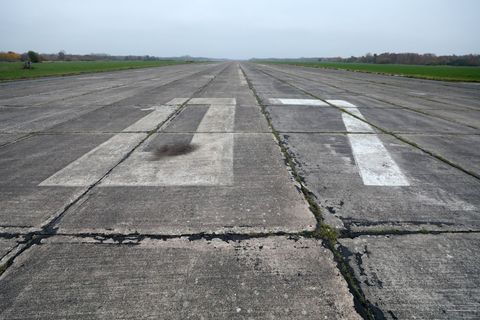 Auf der Halbinsel Pütnitz am Saaler Bodden soll ein Ferienresort entstehen. Dafür sind zunächst Abrissarbeiten auf dem ehemalige