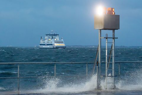 Das stürmische Wetter sorgte vor allem an der Nordseeküste für orkanartige Böen. Foto: Bodo Marks/dpa